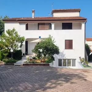Appartamento Cerova, Porec
